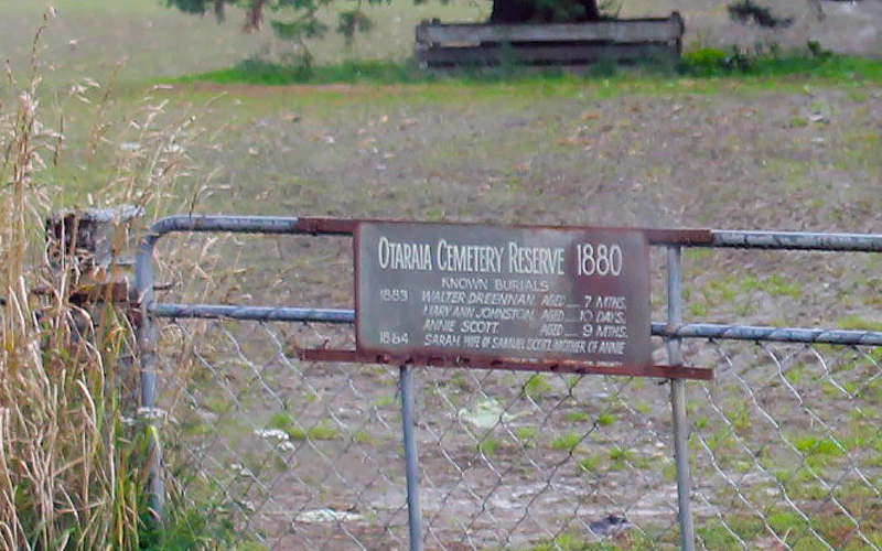 Otaraia Cemetery - Sign