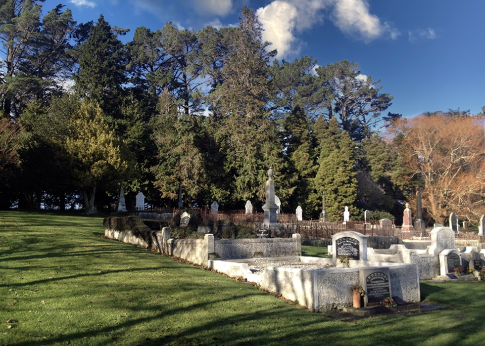 Pukerau Cemetery - Image showing graves